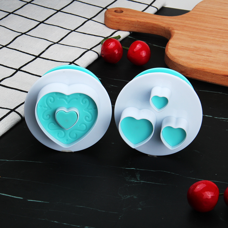 HB0310M 2pcs Plastic Heart Shape Cutout Cookie Stamps/Molds set