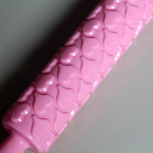 HB0484  Plastic Pink Heart Pattern Cake Fondant Rolling Pin