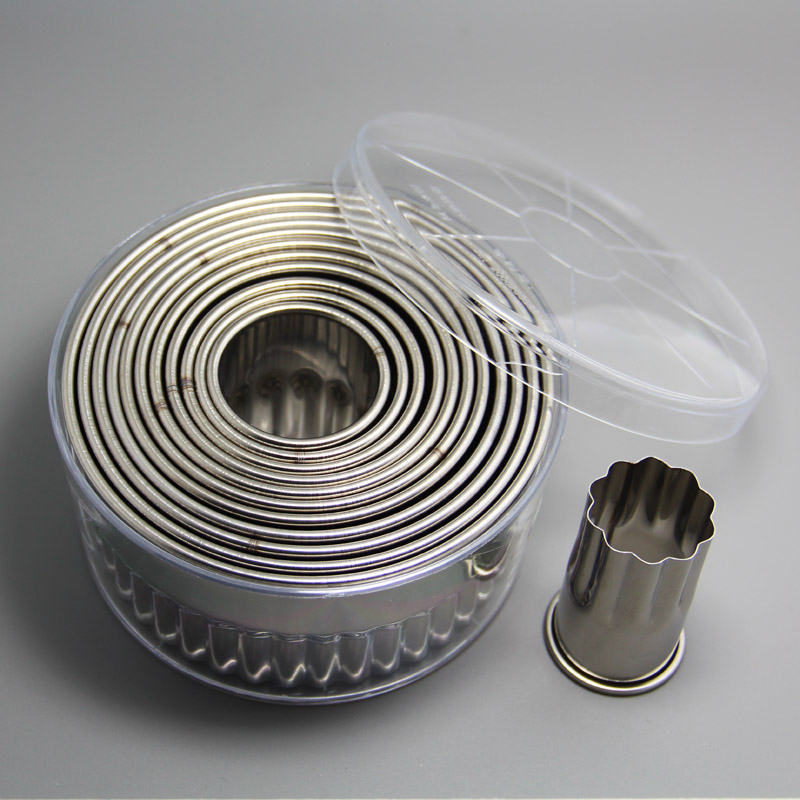 HB0298 Stainless steel 12pcs Round Shape Cookie Cutter with fluted edge