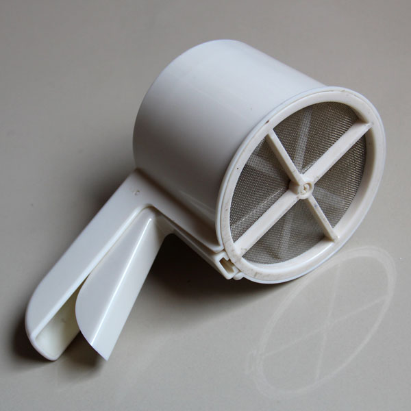 HB0379 Plastic cup sharp press flour sieve pastry tool baking tool