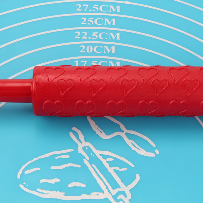 Small Plastic Heart Pattern Rolling Pin
