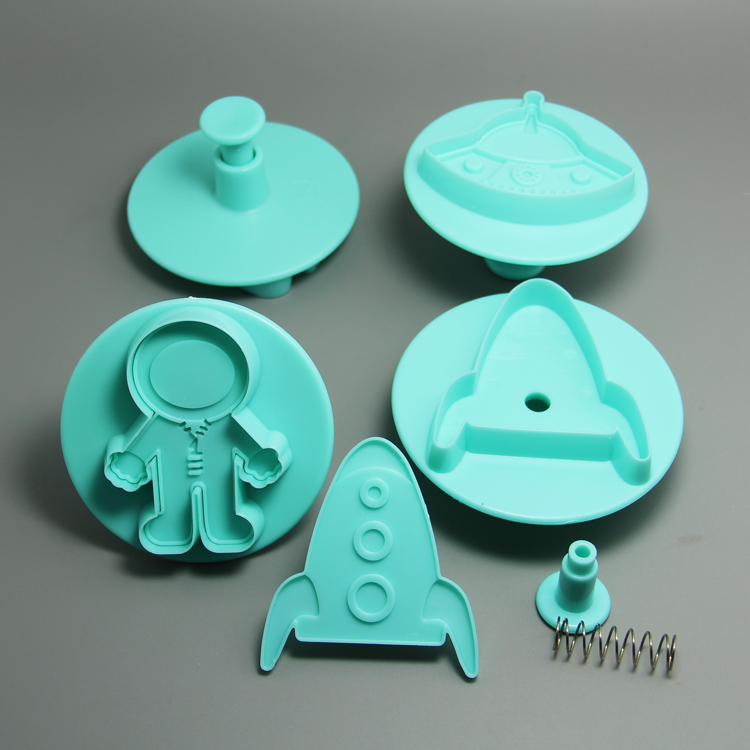 HB0698 Plastic 4pcs spaceship,U.F.O, rocket& astronaut shapes fondant cutter/mold set